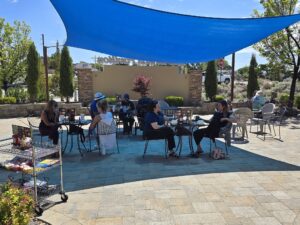Take Brunch Outside: Celebrate Eat Outside Day at Squeeze In